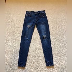 Celebrity Stretch Legging Jegging Pants Blue Jean Distressed Denim 
Small 3 - 4